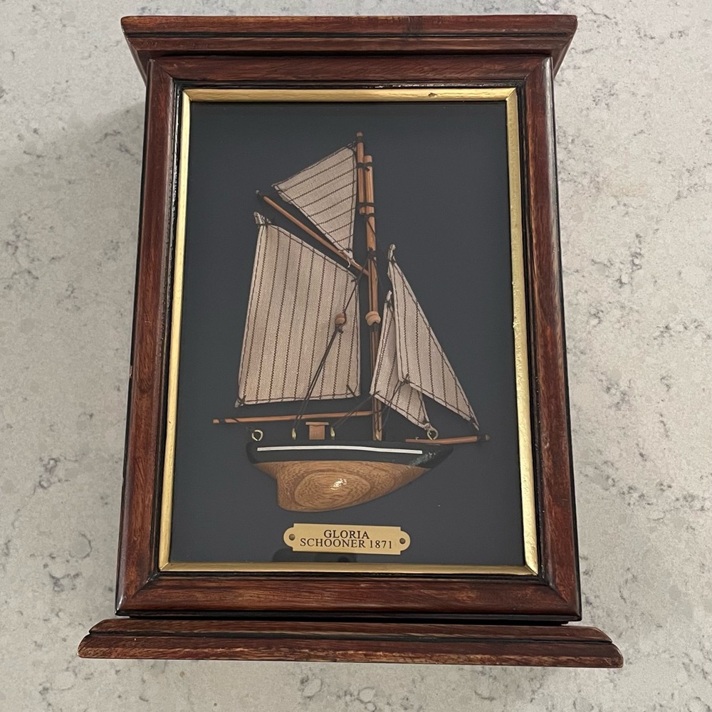 Vintage Gloria Schooner 1871 Shadow/Jewellery box